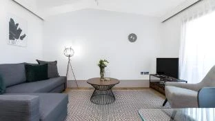 Beautiful & Stylish Apartment